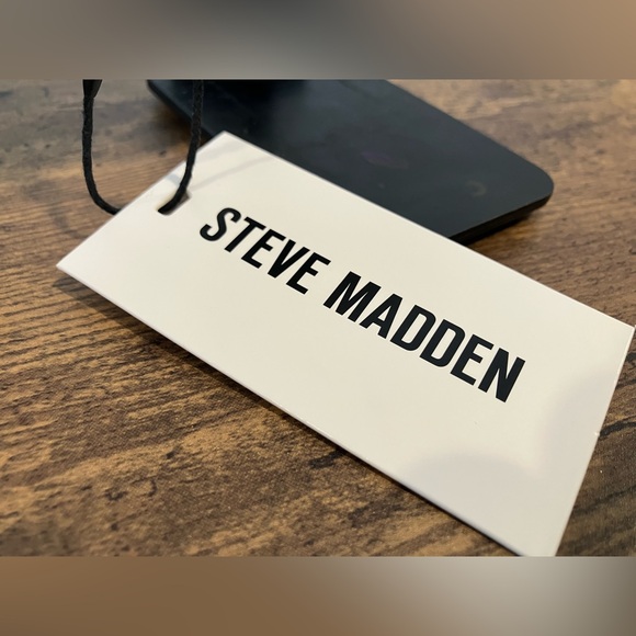 Steve Madden wallet - Picture 2 of 7